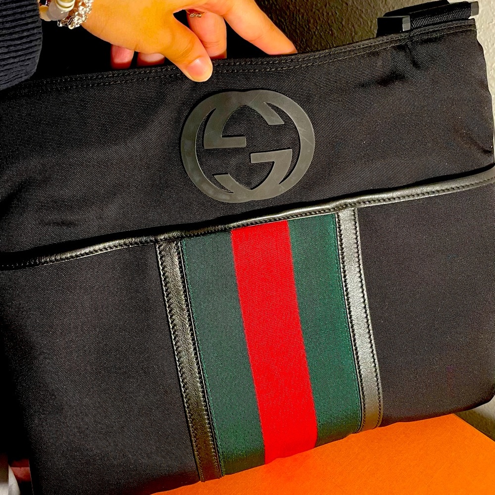 Authentic Gucci NWOT crossbody large